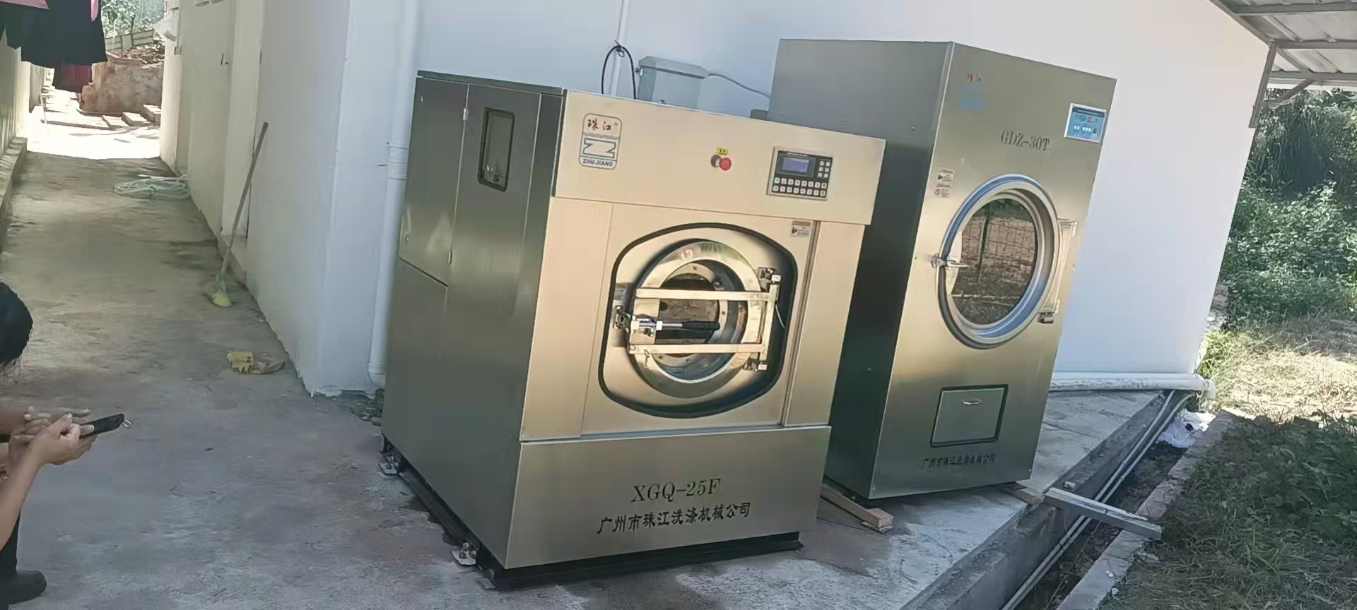 廣州100公斤工業(yè)洗衣機廠——珠江洗滌設備案例分析